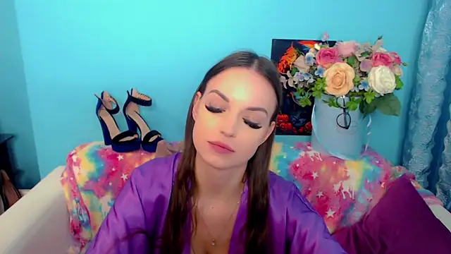 LindaaLu online show from 03/04/25, 08:46