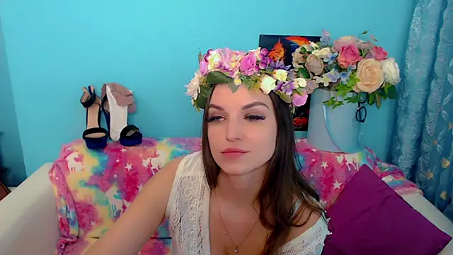 LindaaLu online show from 03/16/25, 05:25