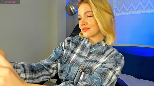 Snapshot of Anna_Robinson chatting on 03/05/25, 08:21 Anna Robinson online show from 03/05/25, 08:21