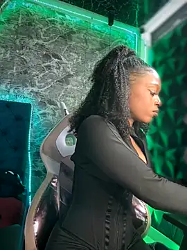 Melany Williams online show from 11/10/25, 01:27