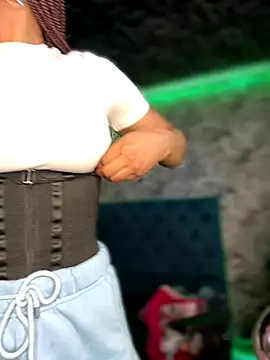 Melany Williams online show from 10/12/25, 01:23