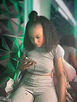 Melany Williams online show from 11/11/25, 01:28