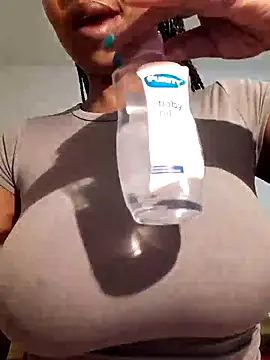 Snapshot of realsquirter chatting on 09/26/25, 08:10 realsquirter online show from 09/26/25, 08:10