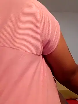 Snapshot of realsquirter chatting on 11/07/25, 07:46 realsquirter online show from 11/07/25, 07:46