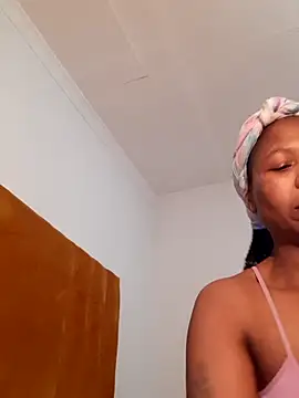 Snapshot of realsquirter chatting on 11/19/25, 10:26 realsquirter online show from 11/19/25, 10:26