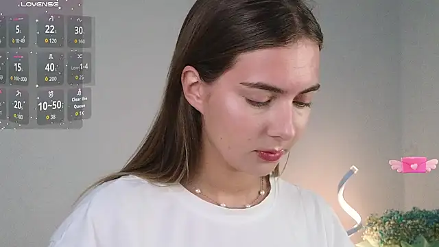 chloi hes online show from 10/22/25, 11:42