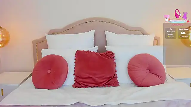 Snapshot of MissLoou chatting on 11/10/25, 06:18 MissLoou online show from 11/10/25, 06:18