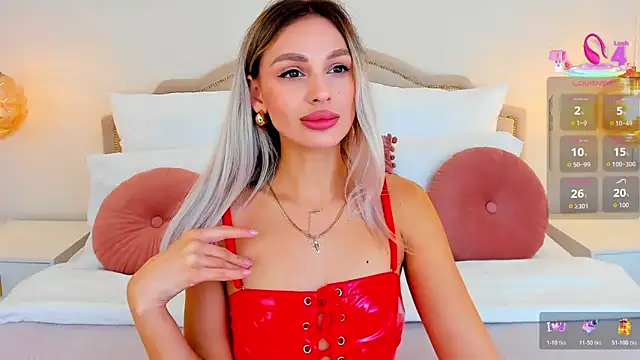 Snapshot of MissLoou chatting on 10/27/25, 06:14 MissLoou online show from 10/27/25, 06:14