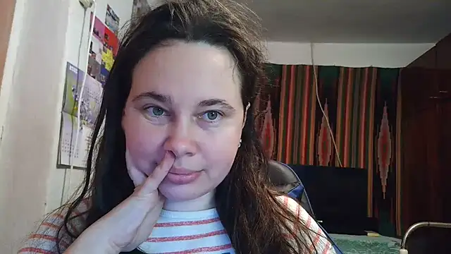 Cora Maro online show from 10/27/25, 01:01