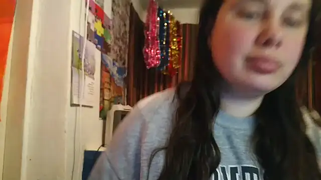 Cora Maro online show from 10/28/25, 12:15