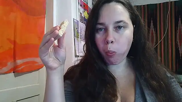 Cora Maro online show from 10/16/25, 12:46