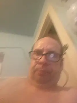 fastesttongue1680 online show from 05/15/26, 04:21