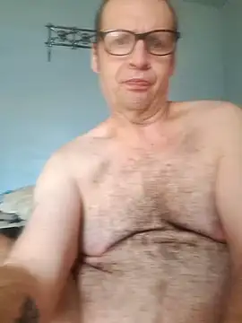 fastesttongue1680 online show from 12/29/24, 06:38