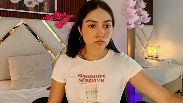 Emelie Ch1 online show from 06/18/26, 05:50