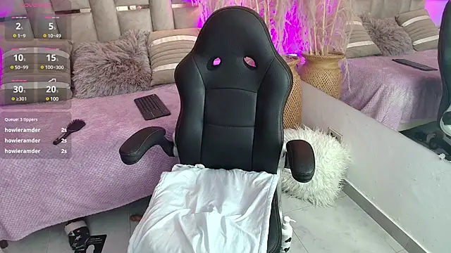 Emelie Ch1 online show from 01/18/25, 08:41