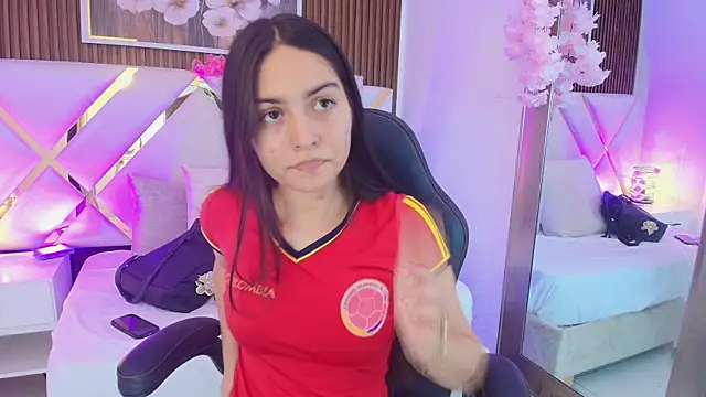 Emelie Ch1 online show from 07/04/26, 12:06