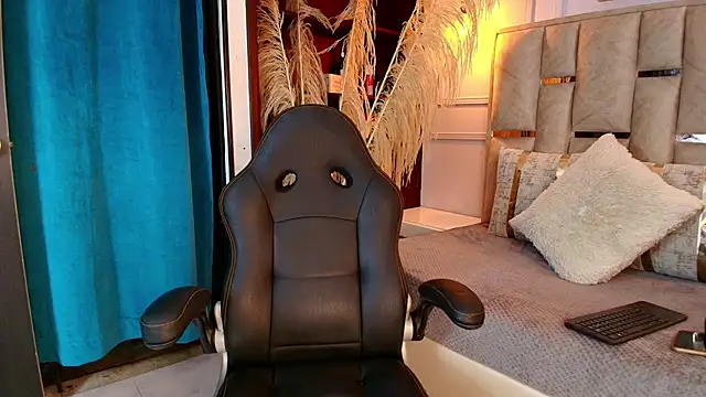 Emelie Ch1 online show from 03/16/25, 01:28