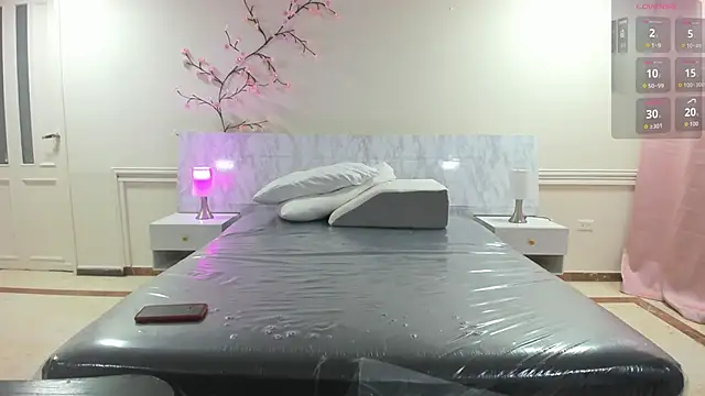 charolbruce 1 online show from 04/07/26, 11:56