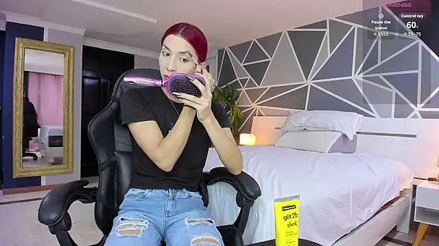 charolbruce 1 online show from 10/09/25, 11:44