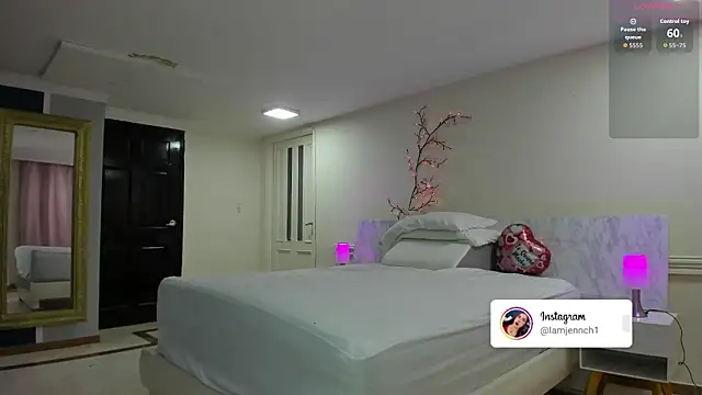 Snapshot of charolbruce_1 chatting on 02/23/26, 11:33 charolbruce 1 online show from 02/23/26, 11:33