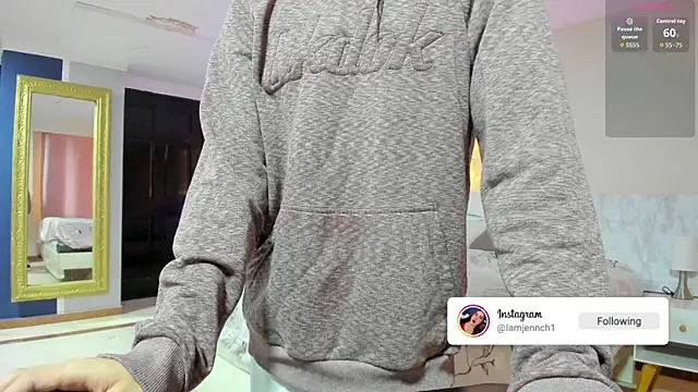 Snapshot of charolbruce_1 chatting on 12/19/25, 12:51 charolbruce 1 online show from 12/19/25, 12:51