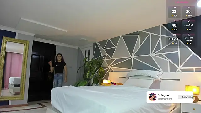 charolbruce 1 online show from 10/03/25, 11:56