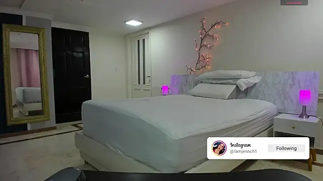 Snapshot of charolbruce_1 chatting on 02/26/26, 11:43 charolbruce 1 online show from 02/26/26, 11:43