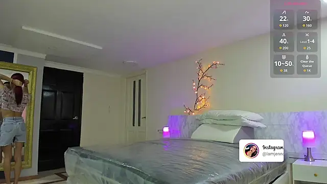 charolbruce 1 online show from 11/18/25, 12:08