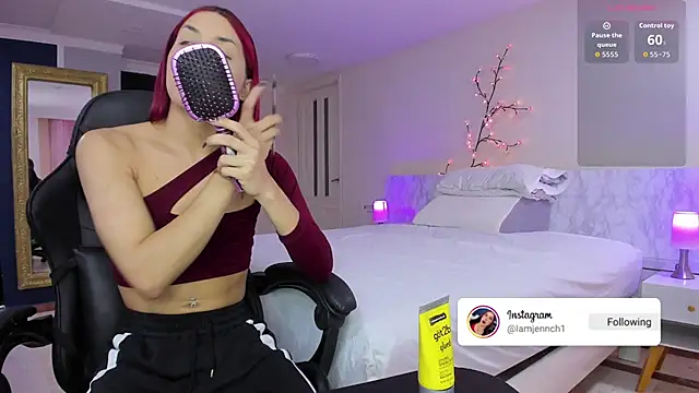 charolbruce 1 online show from 11/08/25, 12:20