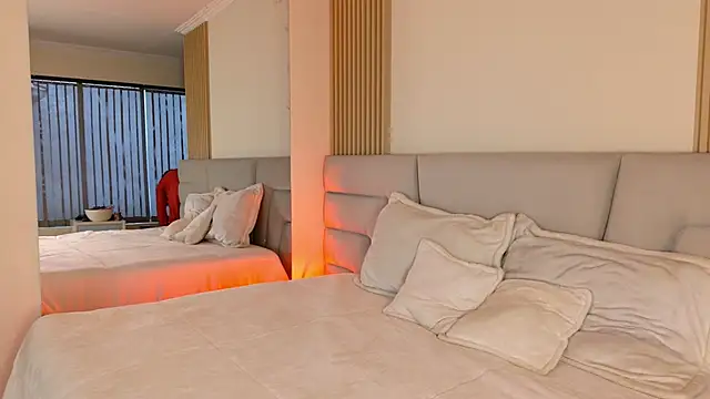 Zoe Benson online show from 03/07/26, 11:59