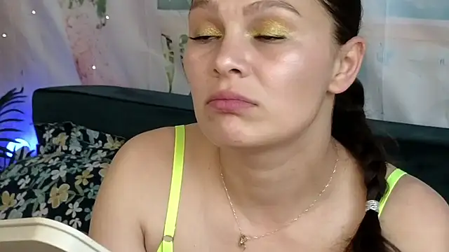MadameDeFeu online show from 06/06/26, 10:31