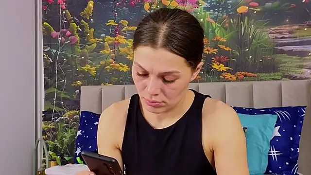 Snapshot of MadameDeFeu chatting on 01/18/25, 12:36 MadameDeFeu online show from 01/18/25, 12:36