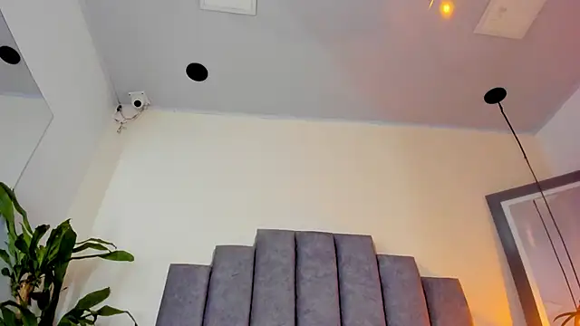 gabriela  gomez online show from 11/29/25, 02:17