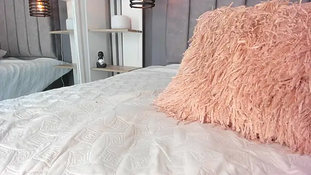 gabriela  gomez online show from 03/01/25, 01:40