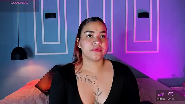 Snapshot of Zaily_zcc chatting on 11/28/25, 11:43 Zaily zcc online show from 11/28/25, 11:43