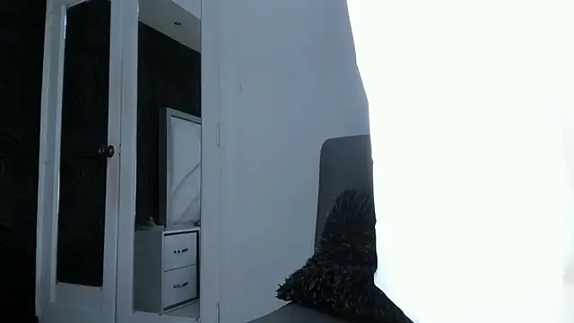 Snapshot of AbigailWilliams_ chatting on 10/17/25, 11:12 AbigailWilliams online show from 10/17/25, 11:12