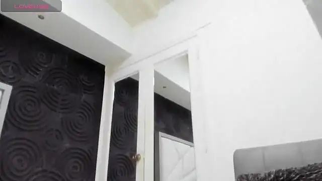 Snapshot of AbigailWilliams_ chatting on 11/11/25, 11:05 AbigailWilliams online show from 11/11/25, 11:05