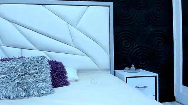 Snapshot of AbigailWilliams_ chatting on 09/27/25, 11:05 AbigailWilliams online show from 09/27/25, 11:05