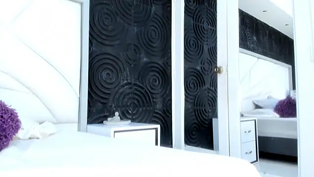 Snapshot of AbigailWilliams_ chatting on 11/04/25, 11:14 AbigailWilliams online show from 11/04/25, 11:14