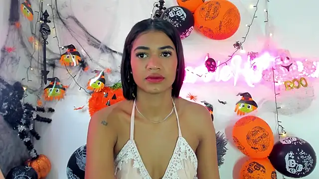 BarbieHotLaura online show from 10/26/25, 04:07