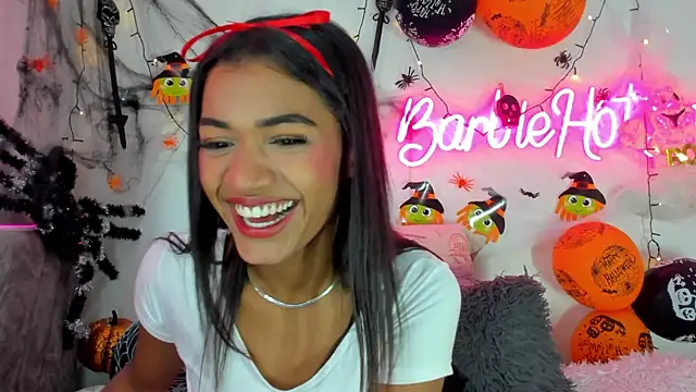 BarbieHotLaura online show from 10/22/25, 03:44