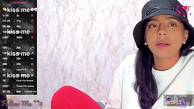 BarbieHotLaura online show from 01/11/25, 07:16