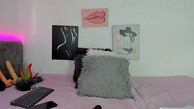 BarbieHotLaura online show from 11/29/25, 09:48