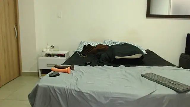 AnnieRoss69 online show from 09/30/25, 08:48