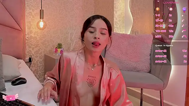 Snapshot of salome-brown chatting on 12/07/24, 10:56 salome-brown online show from 12/07/24, 10:56