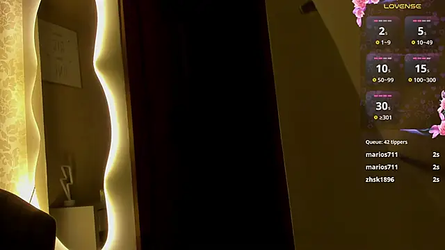 Snapshot of salome-brown chatting on 01/03/25, 04:11 salome-brown online show from 01/03/25, 04:11