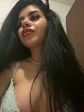 Snapshot of Ameliablack_1 chatting on 01/14/25, 01:36 Ameliablack 1 online show from 01/14/25, 01:36
