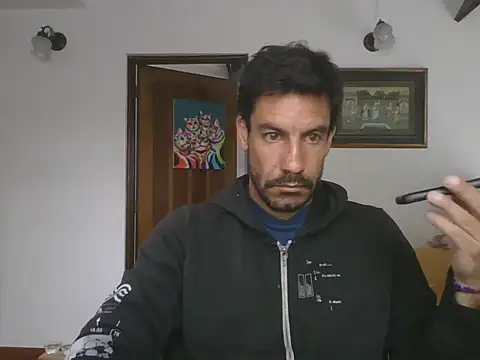 Snapshot of elkike1980 chatting on 05/14/26, 12:02 elkike1980 online show from 05/14/26, 12:02