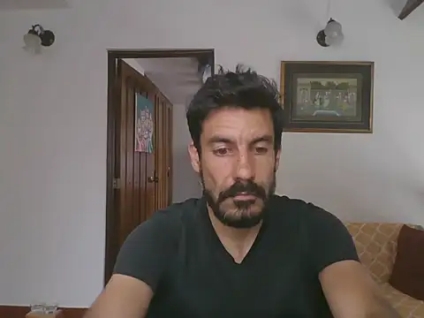 Snapshot of elkike1980 chatting on 06/18/26, 03:06 elkike1980 online show from 06/18/26, 03:06