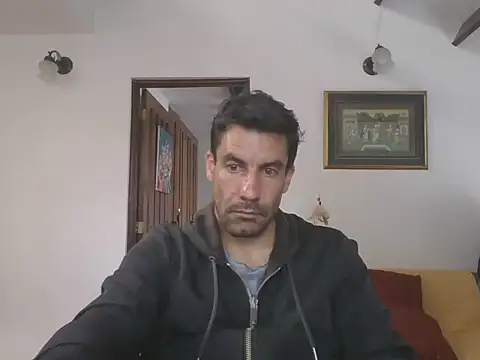 Snapshot of elkike1980 chatting on 05/06/26, 02:43 elkike1980 online show from 05/06/26, 02:43